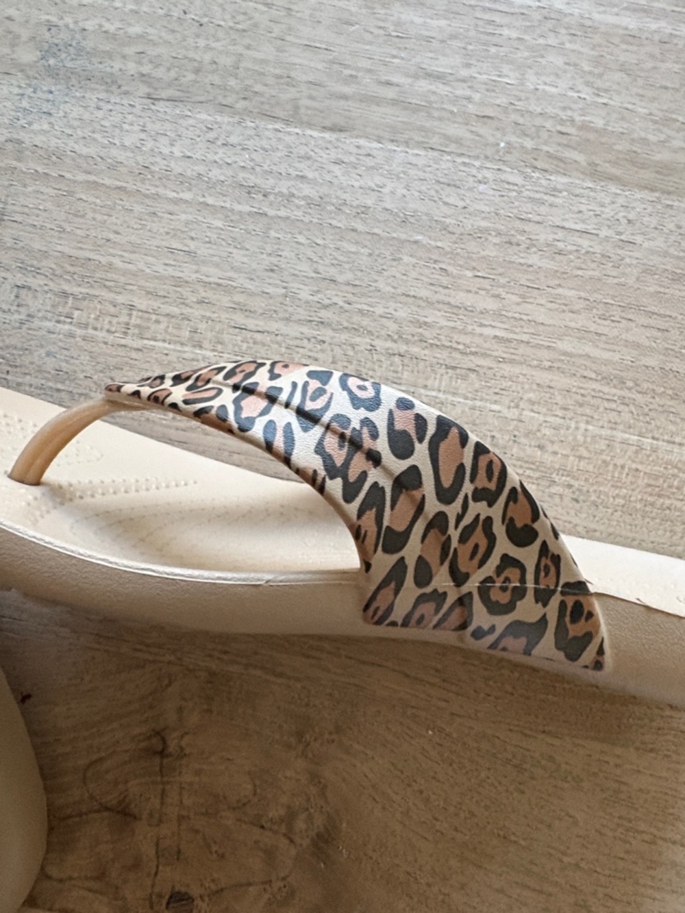 CROCS Women’s Tan Flip Flop Sandals with Leopard-Print Straps - Picture 3 of 5